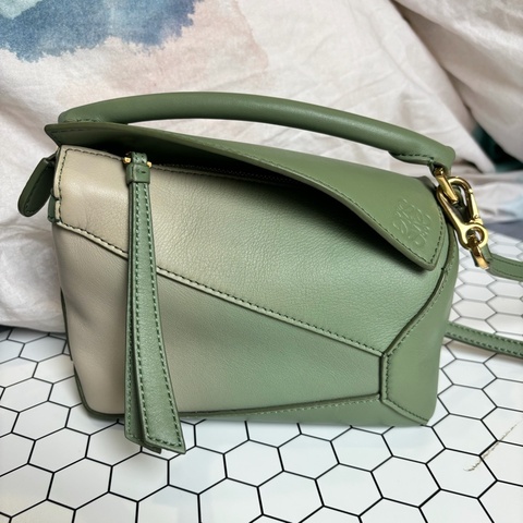 Loewe mini puzzle 抹茶漸層綠色