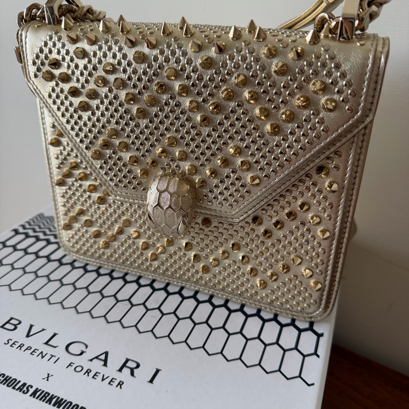Bvlgari 限量金色卯釘包-3