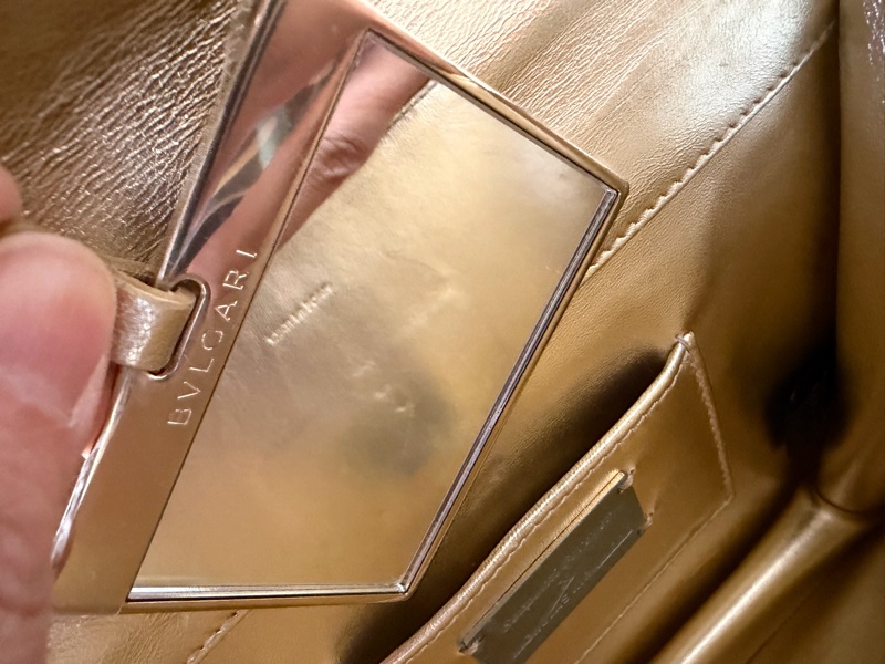 Bvlgari 限量金色卯釘包-9
