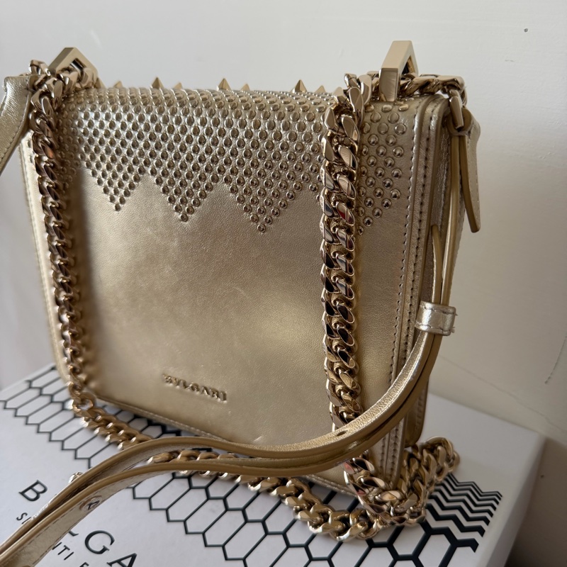 Bvlgari 限量金色卯釘包-11