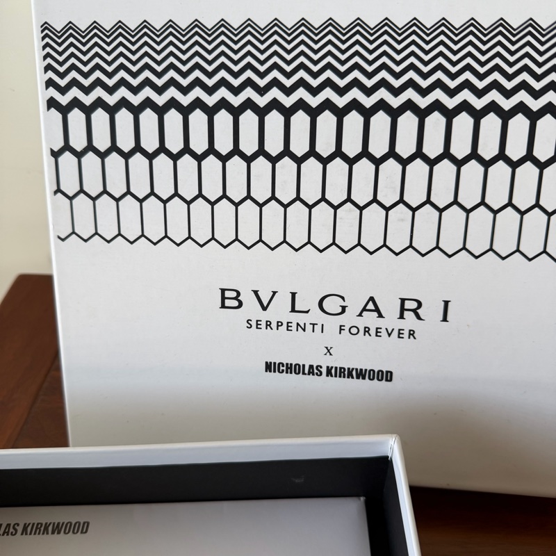 Bvlgari 限量金色卯釘包-22