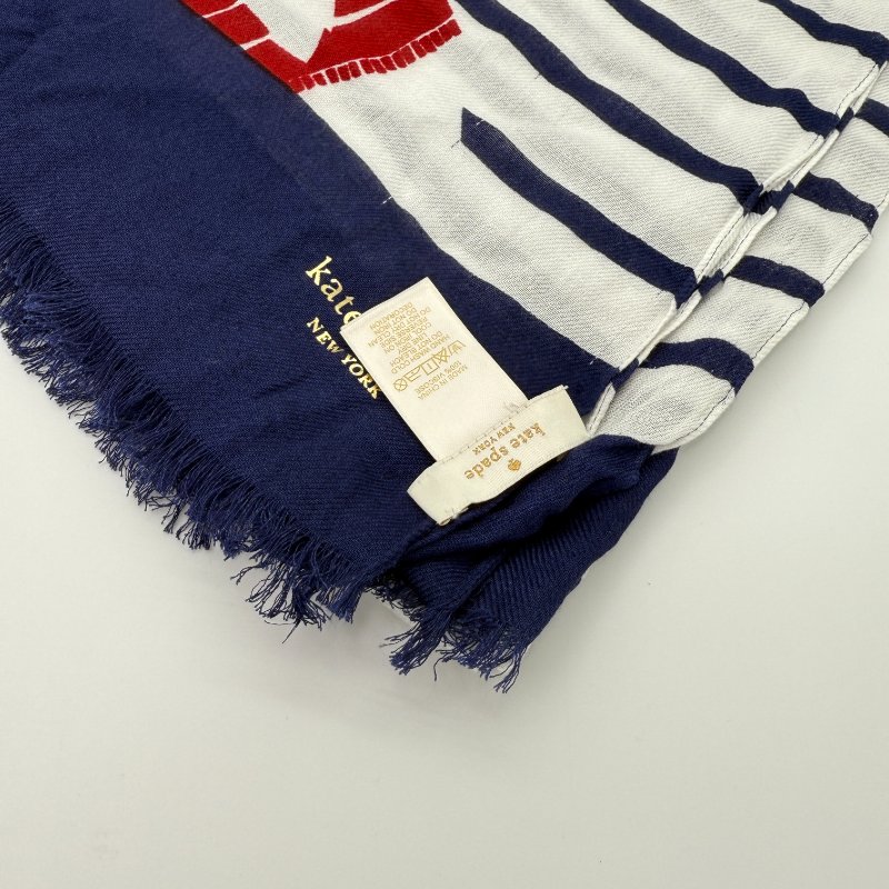 KATE SPADE NEWYORK 凱特絲蓓 Percy on a Stripe 條紋 色調紡織 鵜鶘貼飾 長形 絲巾-1