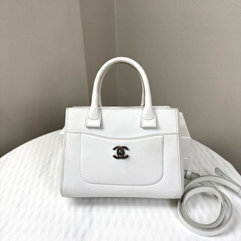 Chanel香奈兒mini托特魚子醬牛皮