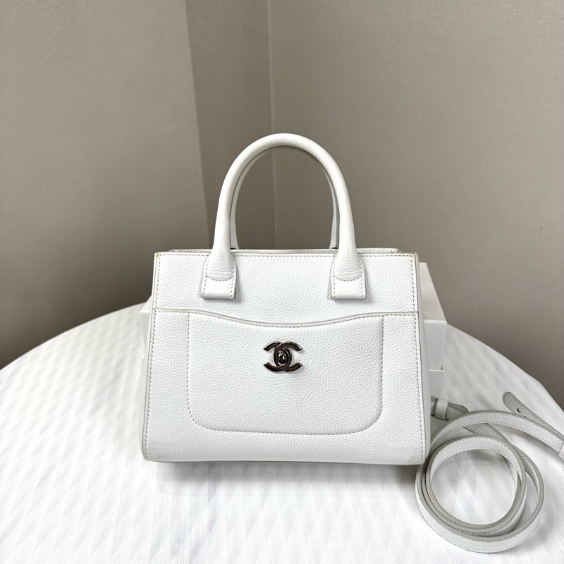 Chanel香奈兒mini托特魚子醬牛皮-0