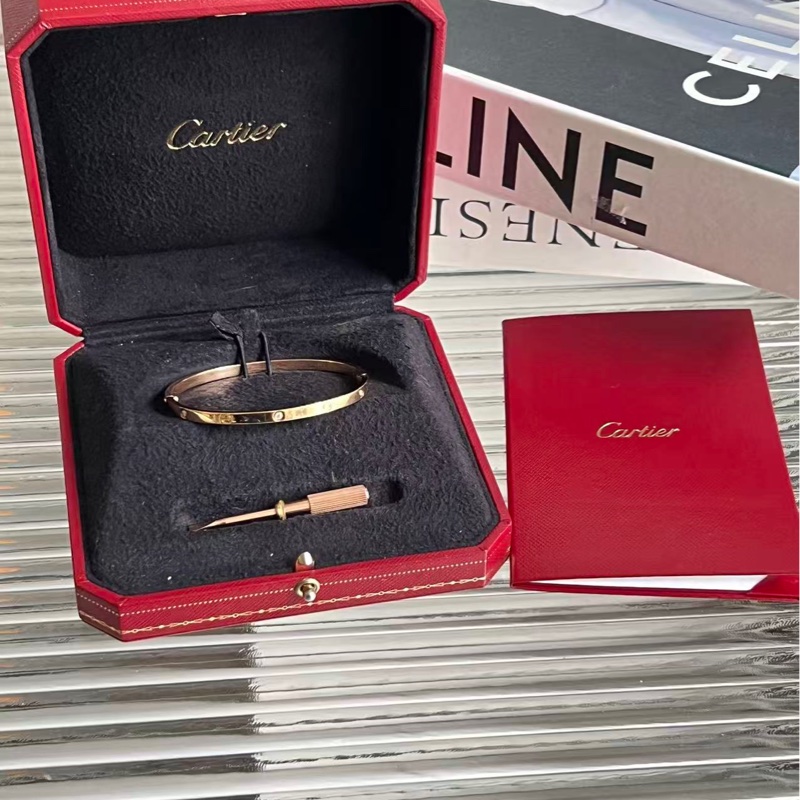 🔥新到：卡地亞/Cartier ⭕️love系列 6鑽窄版18k玫瑰金手鐲 22年全套，尺寸：17號-5