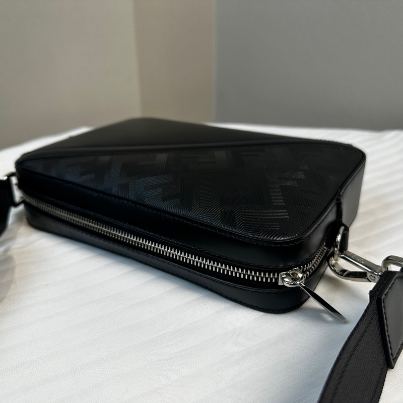 99新 芬迪/Fendi Diagonal Camera Case 男士相機包黑色皮革 22x4.5x15cm-3