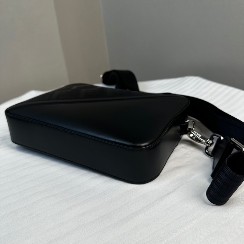 99新 芬迪/Fendi Diagonal Camera Case 男士相機包黑色皮革 22x4.5x15cm-6