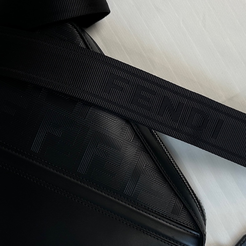 99新 芬迪/Fendi Diagonal Camera Case 男士相機包黑色皮革 22x4.5x15cm-7