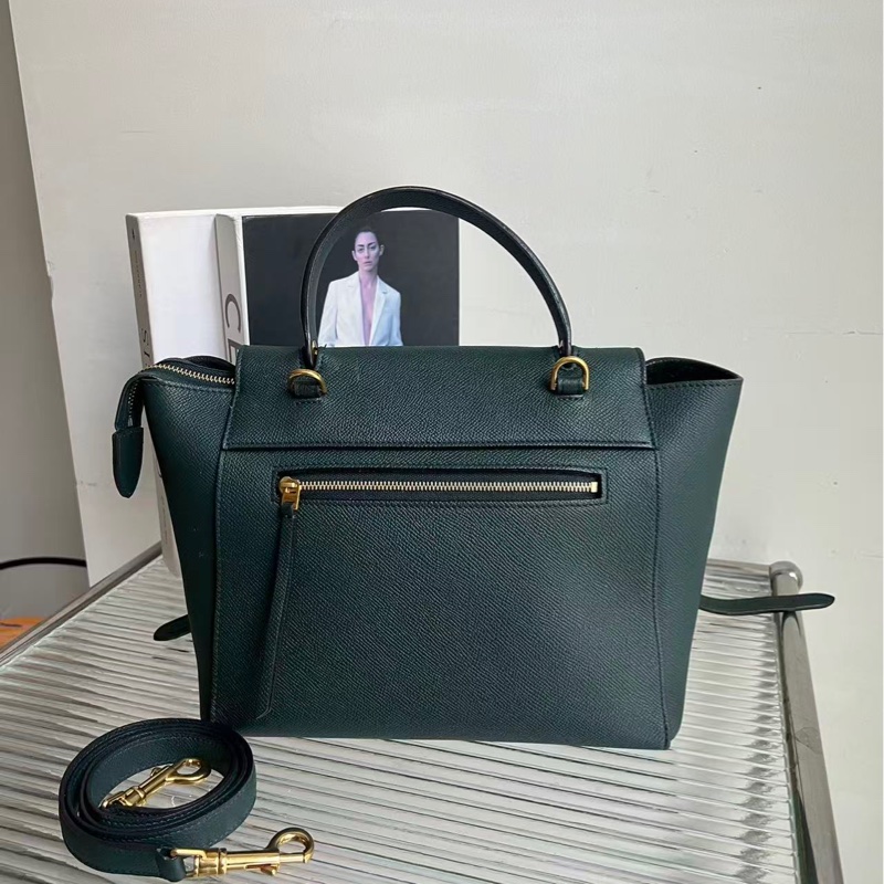 🔥新到：98🆕 Celine 墨綠色鯰魚 belt mirco 中號 單肩手提包，尺寸:24×21，容量大日常通勤，好價幾千🉐-1