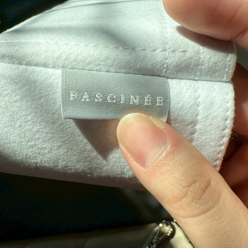 「i-dle 宋雨琦同款｜IVE 安俞真愛用款出售中❗️」法棍包25周年系列聯名款！98新閒置款！配件齊全！-10