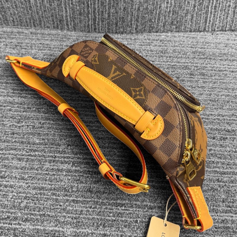 【LOUIS VUITTON LV 路易威登】新款 RUSH BUMBAG DAMIER及MONOGRAM REVERSE貼圖刺繡 腰包(下單前須先私訊)-1