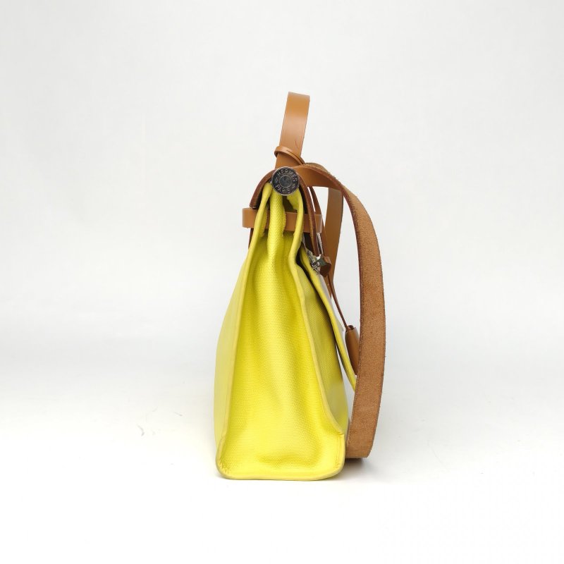 HERMES Herbag31防水帆布9R檸檬黃防水帆布A刻銀扣肩背包-1