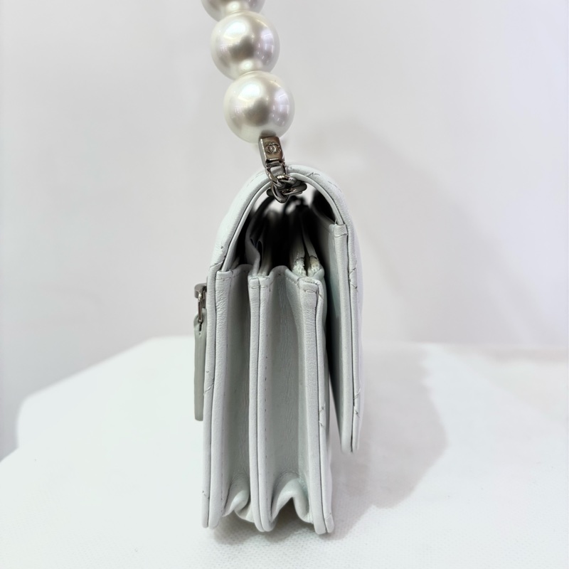 CHANEL白色珍珠造型小款WOC-3