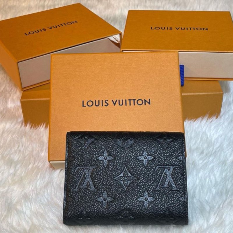 【LOUIS VUITTON LV 路易威登】LOUIS VUITTON-老花壓紋 釦式三折短夾 黑(下單前須先私訊)-2