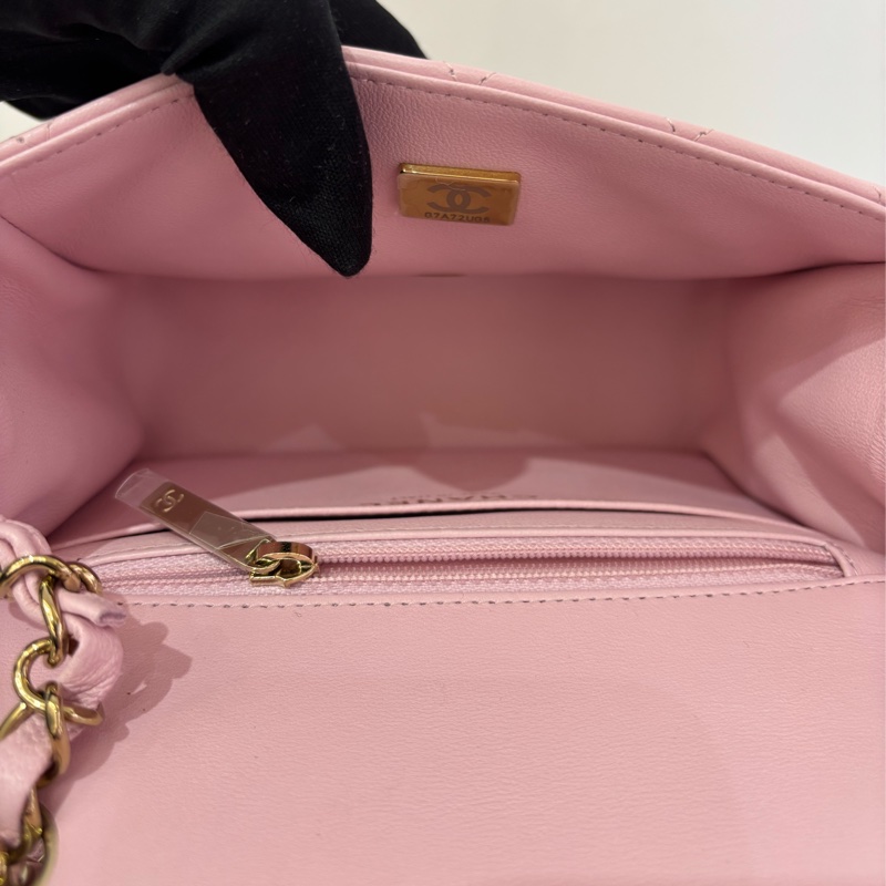 CHANEL粉羊皮淡金釦方胖17cm-8
