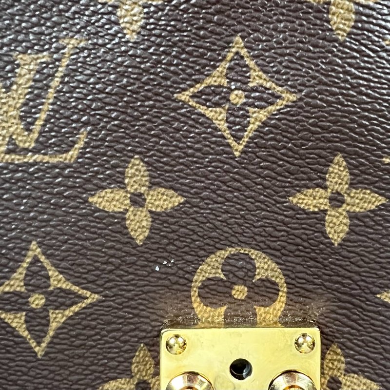 LV M41201 紅皮革拚老花信封包-6