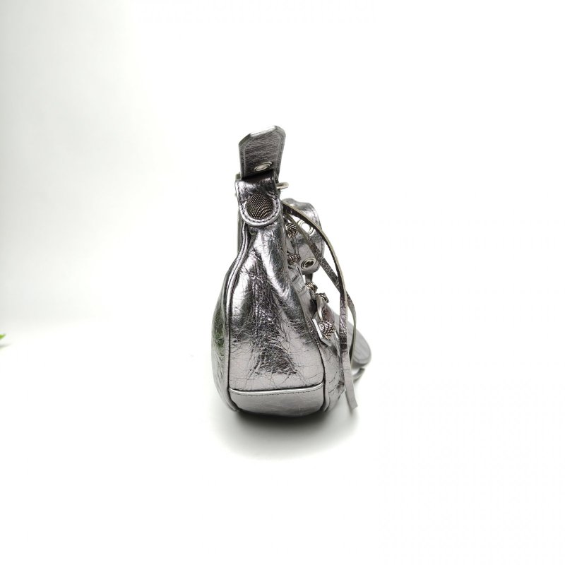 BALENCIAGA LeCagole機車月牙包xs25.9銀色羊皮肩背包-3