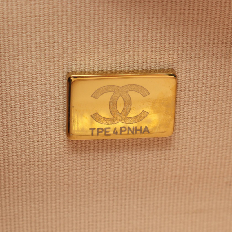 香奈兒 (CHANEL) Matelasse 迷你翻蓋鏈斜背包，小牛皮，米色，金色五金-4