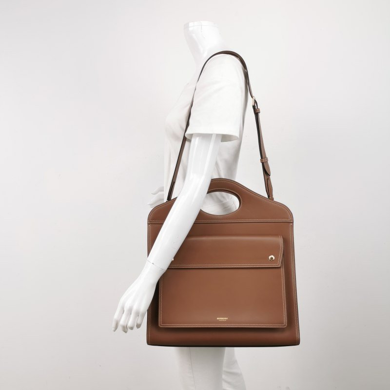 Burberry Pocket中號牛皮明線裝飾字母logo鏤空式手柄單肩包-1