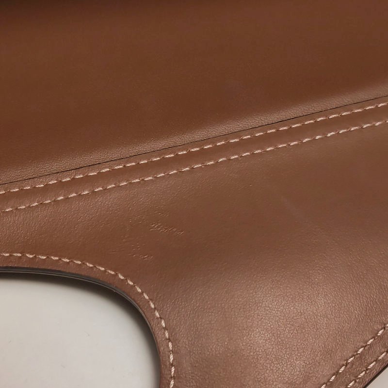 Burberry Pocket中號牛皮明線裝飾字母logo鏤空式手柄單肩包-10