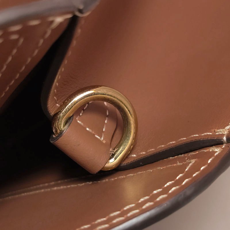 Burberry Pocket中號牛皮明線裝飾字母logo鏤空式手柄單肩包-15
