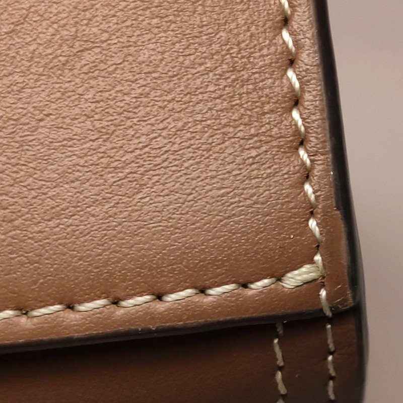 Burberry Pocket中號牛皮明線裝飾字母logo鏤空式手柄單肩包-20