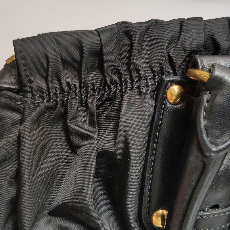 Prada Gaufre羊皮尼龍布字母Logo褶皺褶皺斜挎包單肩包-16