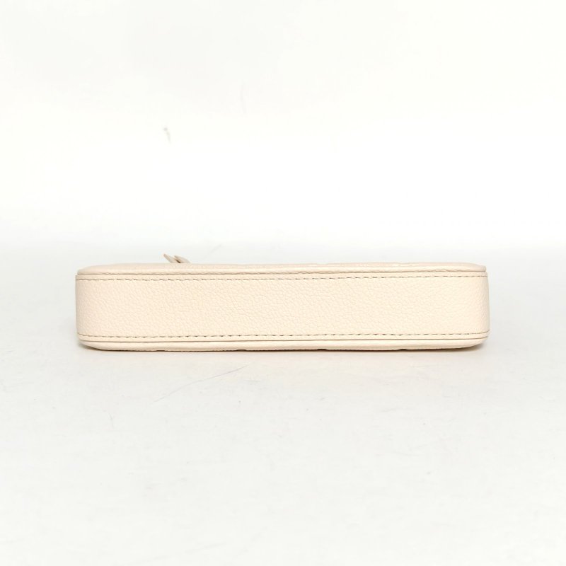 LOUIS VUITTON Easypouch單肩腋下包全皮壓紋米白色牛皮金扣晶片肩背包-4