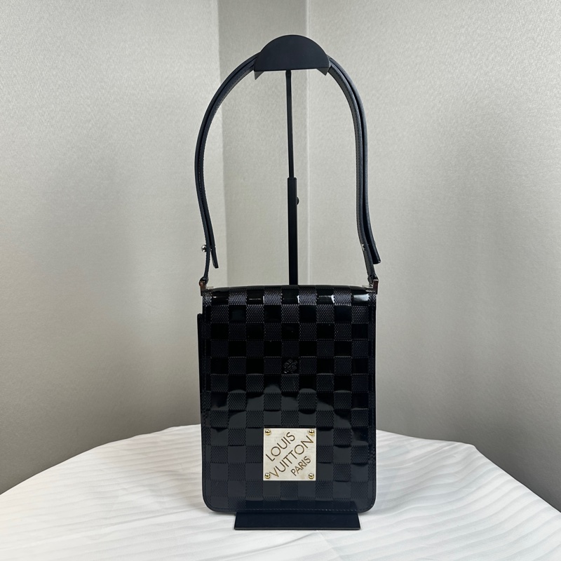 路易威登/Louis Vuitton Damier Vernis Cabaret 棋盤格漆皮單肩斜背两用包黑色 17x5x22cm-0