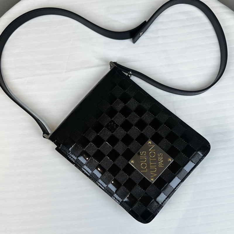 路易威登/Louis Vuitton Damier Vernis Cabaret 棋盤格漆皮單肩斜背两用包黑色 17x5x22cm-1