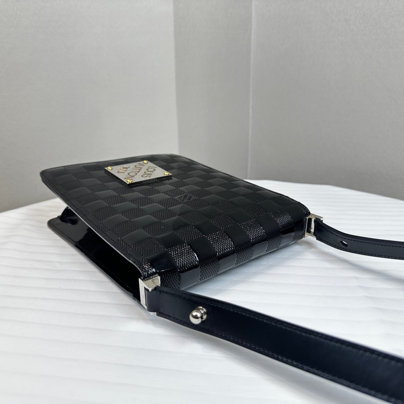 路易威登/Louis Vuitton Damier Vernis Cabaret 棋盤格漆皮單肩斜背两用包黑色 17x5x22cm-4