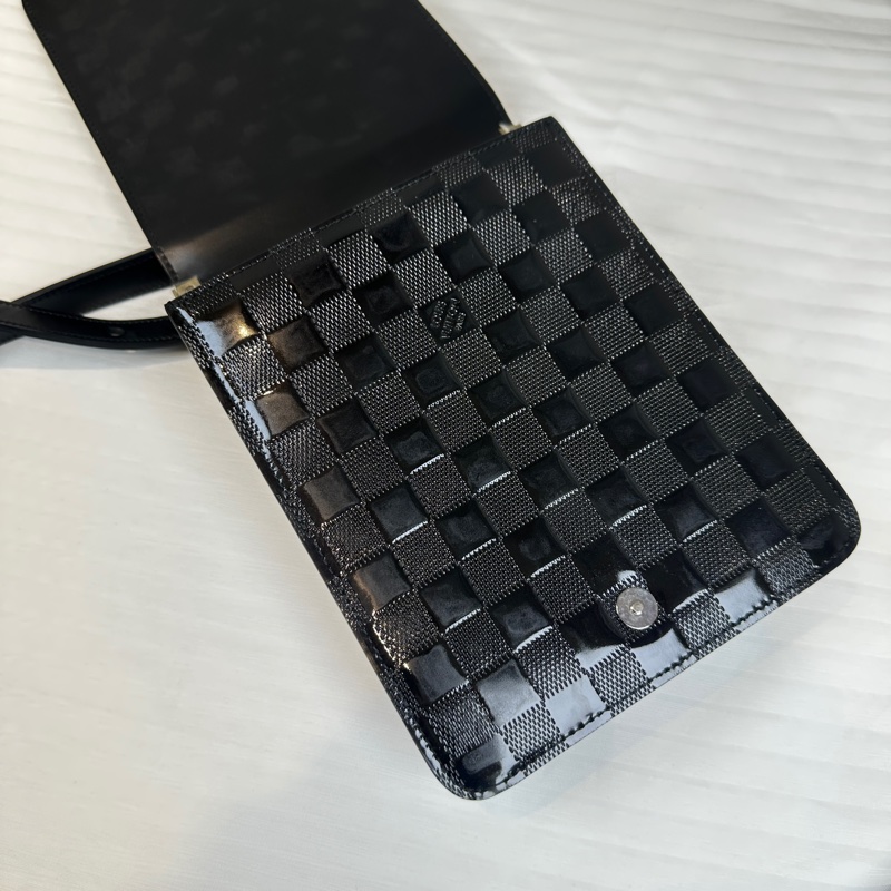 路易威登/Louis Vuitton Damier Vernis Cabaret 棋盤格漆皮單肩斜背两用包黑色 17x5x22cm-6