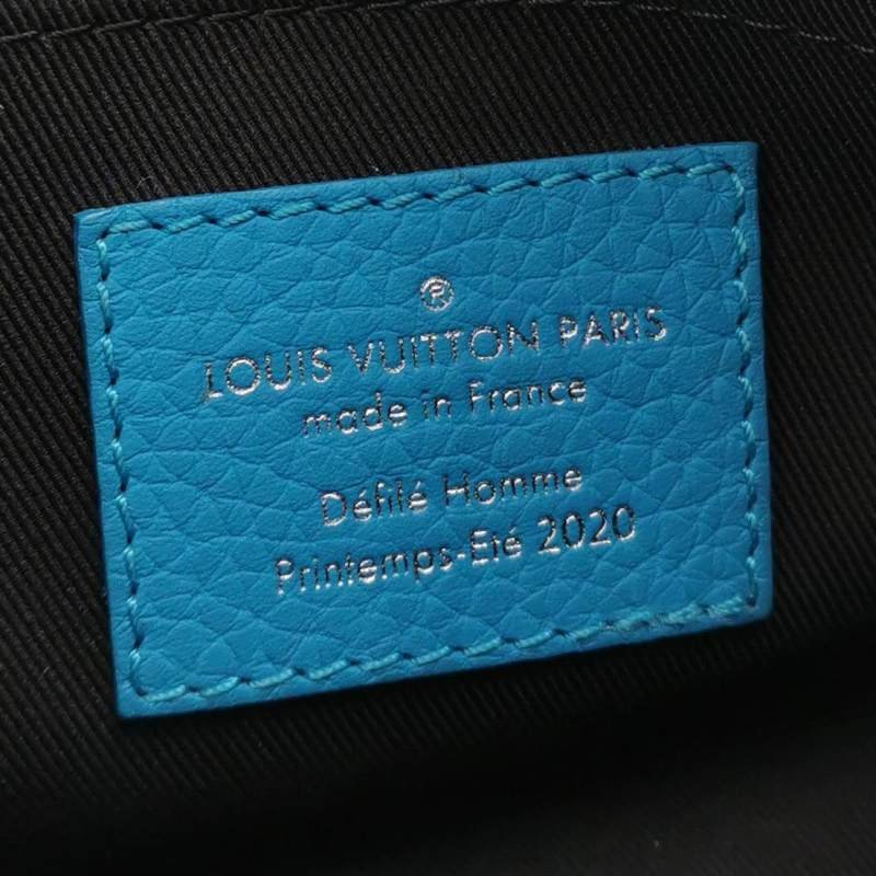 Louis Vuitton(LV)Triangle牛皮純色老花壓紋斜挎包單肩包-7