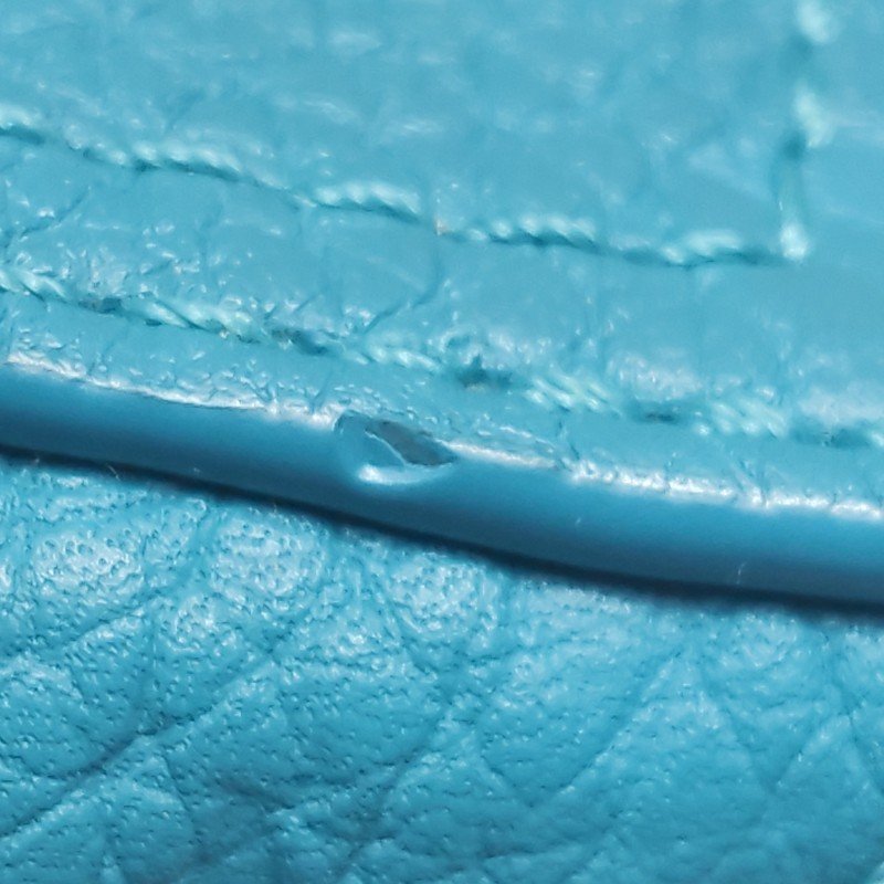 Louis Vuitton(LV)Triangle牛皮純色老花壓紋斜挎包單肩包-20