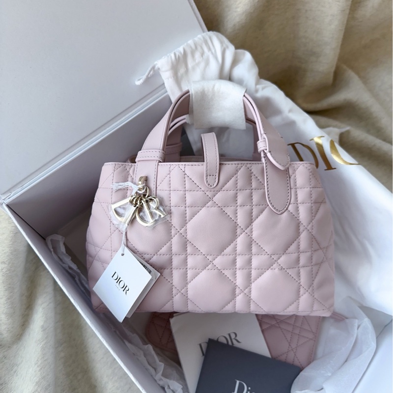 【配件：帶票大全套 💕】Dior toujours 土著 橫版 小號 粉色 櫻花粉手提袋-0