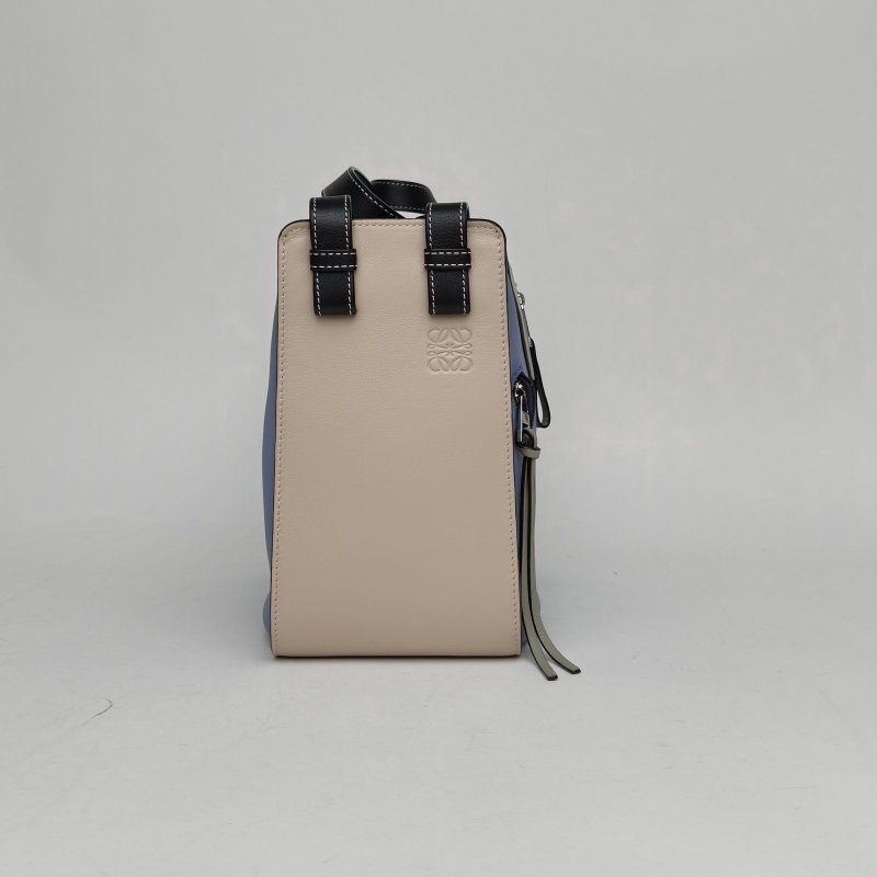 LOEWE Hammock吊床包小號拼色牛皮銀扣肩背包-3