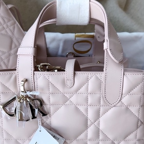 【配件：帶票大全套 💕】Dior 土著 橫版 中號 粉色 櫻花粉色手提袋-1