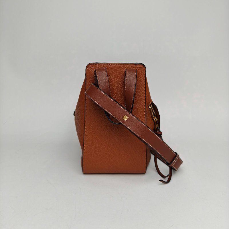 LOEWE Hammock吊床包小號拼色牛皮金扣肩背包-3