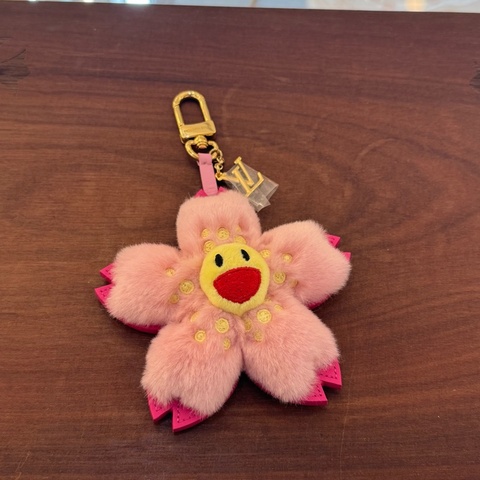 LV村上隆聯名樱花毛毛吊飾