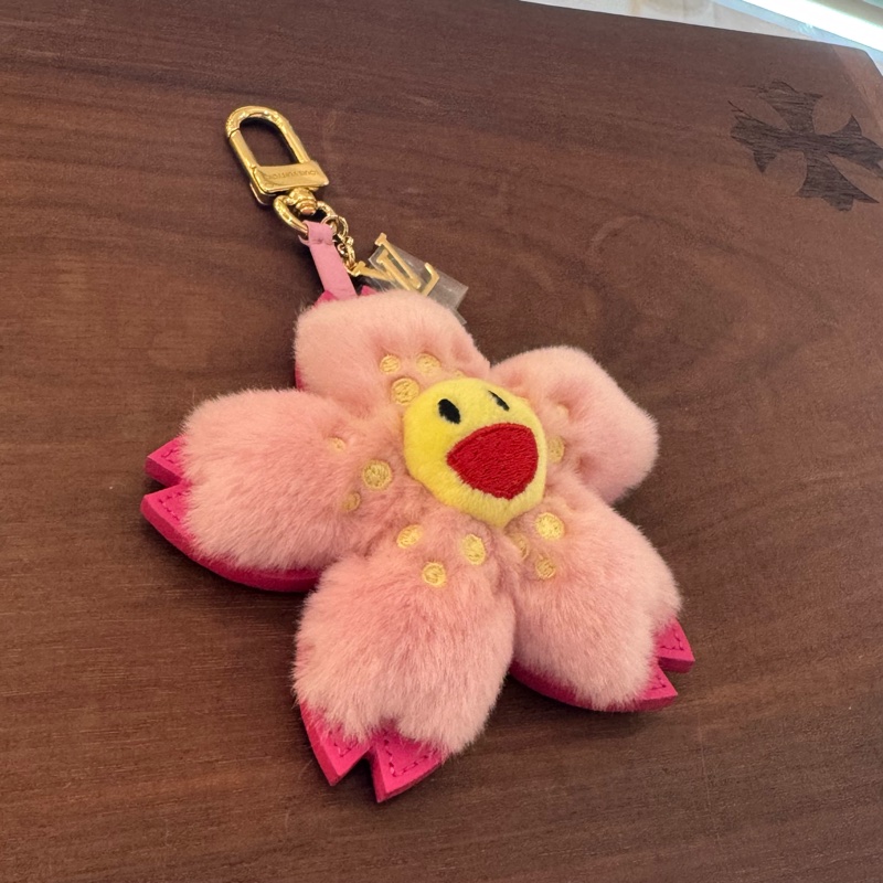 LV村上隆聯名樱花毛毛吊飾-1