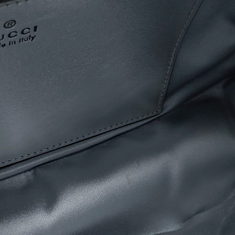 Gucci GG Marmont 小號羊皮V紋絎縫雙G標誌斜挎包-8