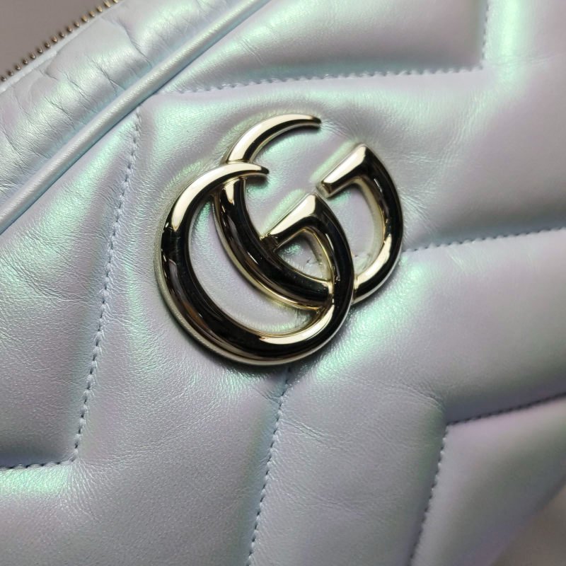 Gucci GG Marmont 小號羊皮V紋絎縫雙G標誌斜挎包-11