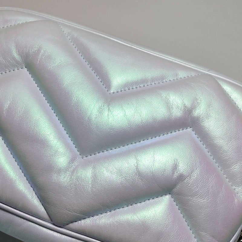 Gucci GG Marmont 小號羊皮V紋絎縫雙G標誌斜挎包-16