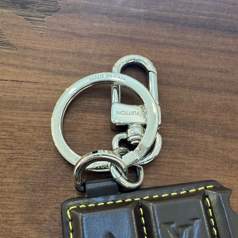 LV黑巧克力造型吊飾-3