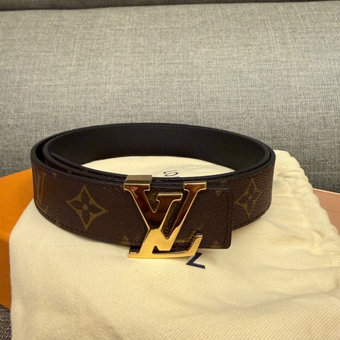 lv 經典皮帶 雙面可用 全新沒用到 90公分