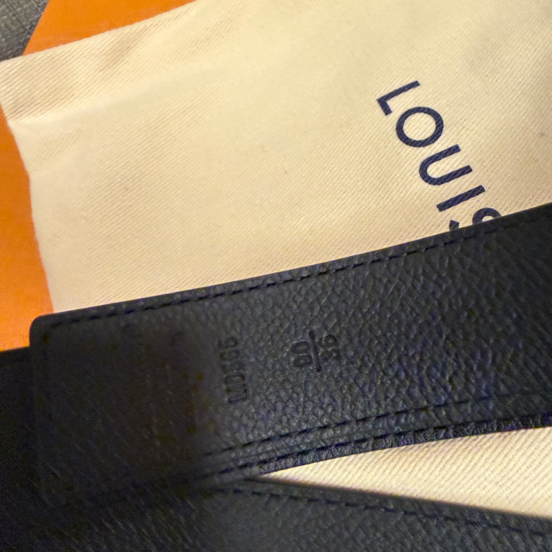 lv 經典皮帶 雙面可用 全新沒用到 90公分-3