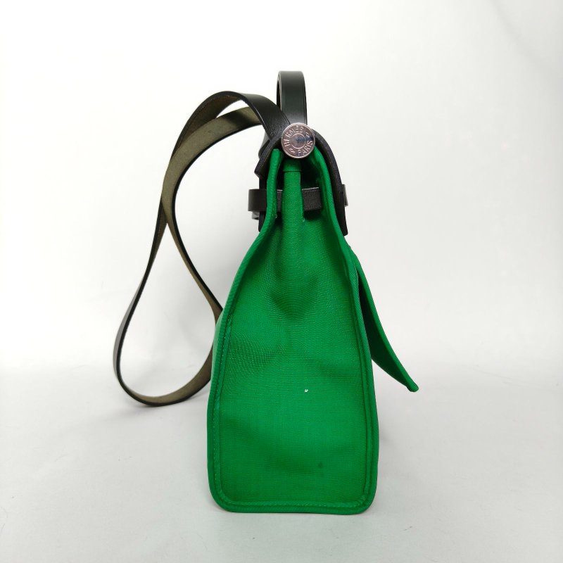 HERMES Herbag311K竹子綠帆布/Hunter牛皮A刻銀扣肩背包-3