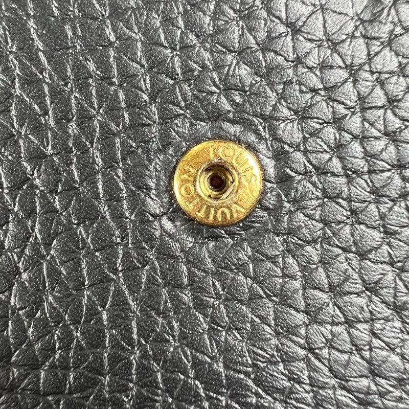 LV M62157 /晶片款 黑拼玫紅色capucines三折短夾-9