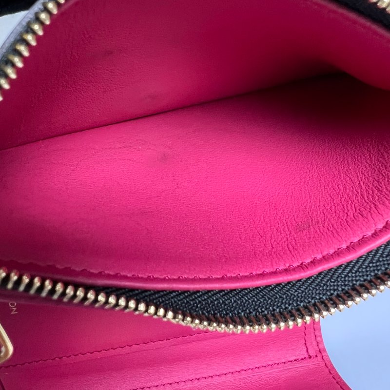 LV M62157 /晶片款 黑拼玫紅色capucines三折短夾-14