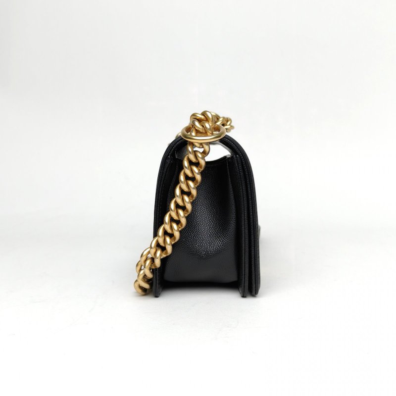 CHANEL Leboy小號20.5黑色荔枝牛皮晶片開金扣菱格紋肩背包-3